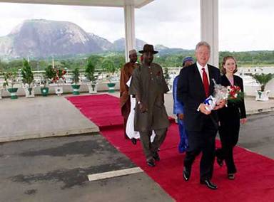 President Clinton visits Nigeria 8/00