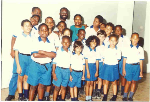 philip-and-dale_emeagwali_with-students_campion-college_march-26-2001